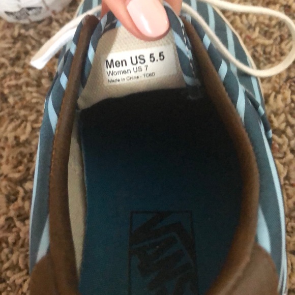 VANS - Picture 6 of 6